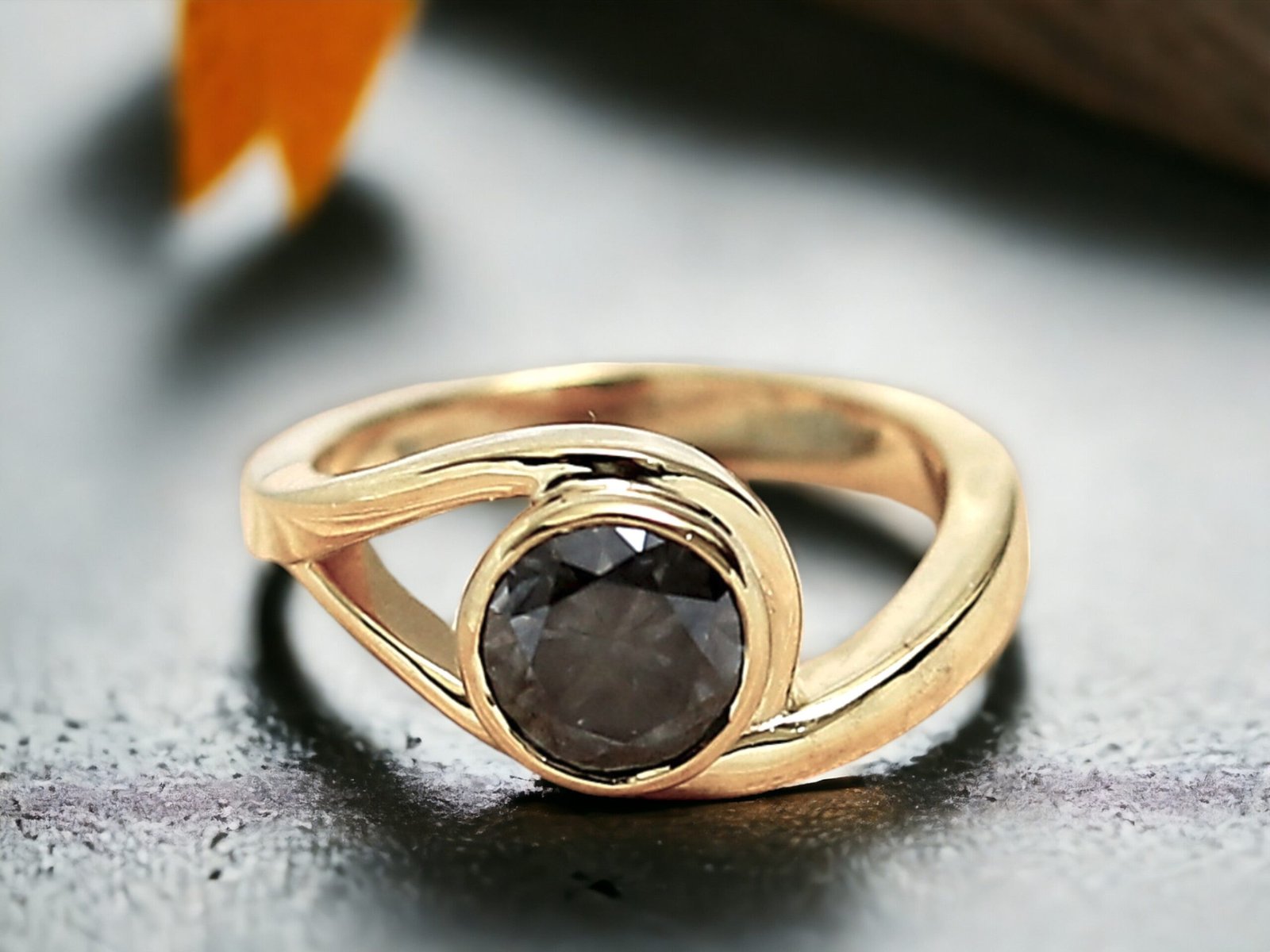 Twisted Band Round Diamond Ring Elegant Twisted Band Ring for Women - Image 1